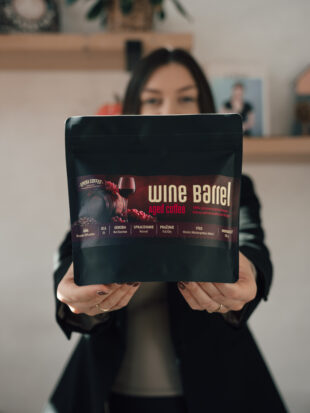 Káva Wine Barrel Aged Rwanda